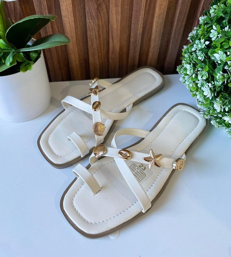 S979 SANDALIA LATTE HERRAJES DE MAR TIRAS CRUZADAS CON DEDAL