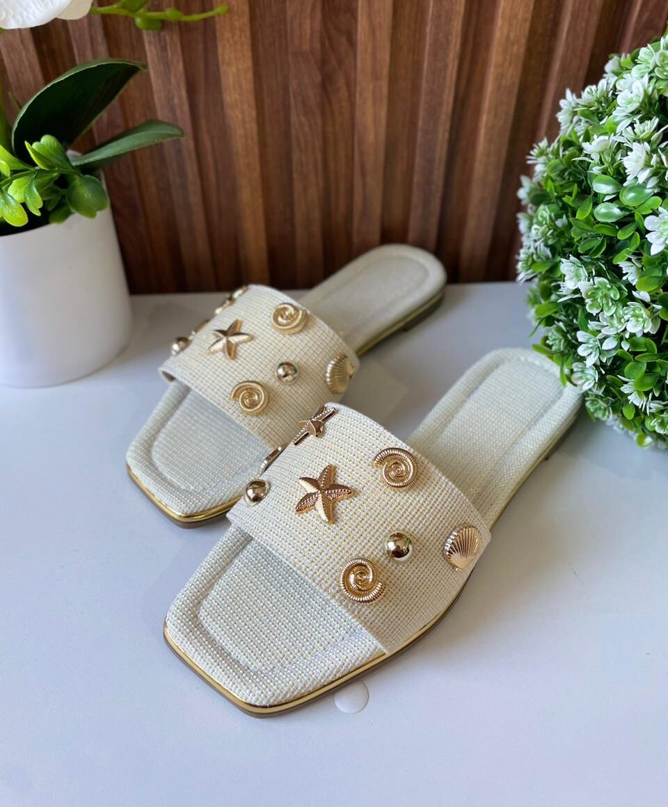 S1007 SANDALIA LATTE BRILLOSO C/HERRAJES DE MAR