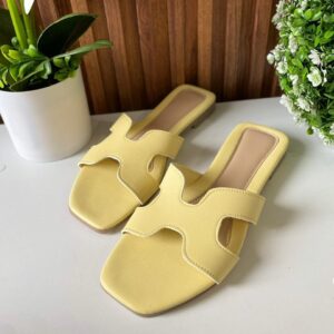 S1047 SANDALIA AMARILLA PASTEL HERMES SENCILLA
