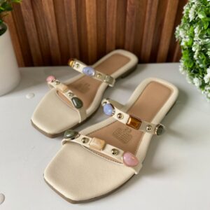 S1064 SANDALIA LATTE CON PEDRERIA DE COLORES
