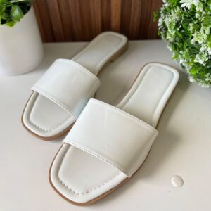 S1091 SANDALIA BLANCA CHAROL BASICA