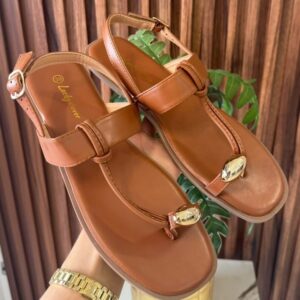 S1140 SANDALIA CAFE HERRAJE EN DEDAL CON SUJETADOR