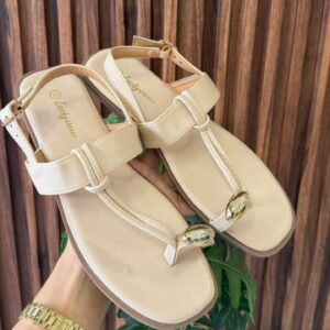 S1141 SANDALIA BEIGE HERRAJE EN DEDAL CON SUJETADOR