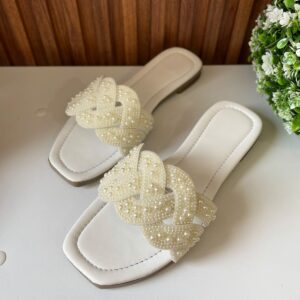 S1120 SANDALIA BLANCA CON PERLAS DISEÑO ENTRELAZADO