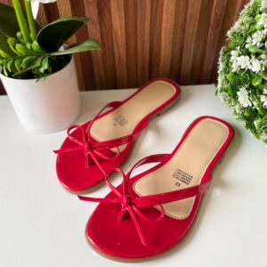 S1152 SANDALIA ROJA CHAROL DOS TIRAS CON MOÑO