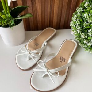 S1150 SANDALIA BLANCA CHAROL DOS TIRAS CON MOÑO