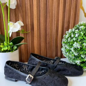 F301 FLAT NEGRO DE MALLA CON FLORES