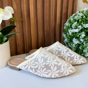 F303 FLAT LATTE PICUDO DE MALLA CON FLORES