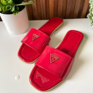 S1166 SANDALIA ROJA CHAROL GUESS