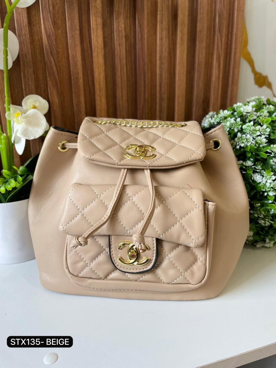 STX135 MOCHILA CHANEL CON BOLSITA ENFRENTE